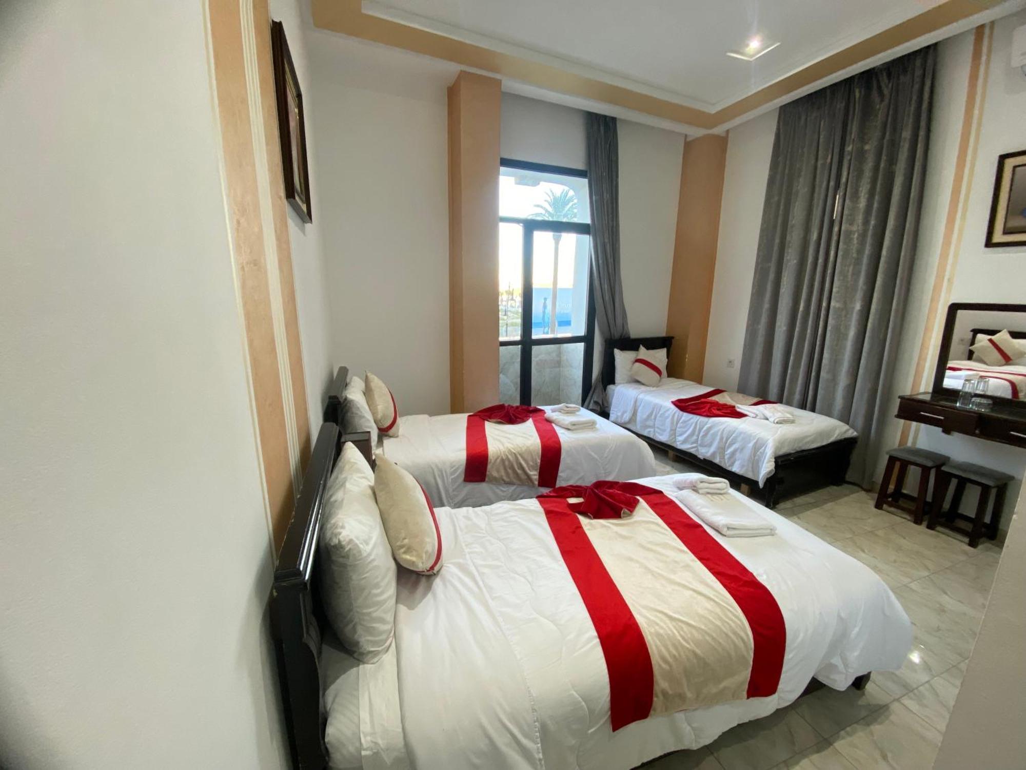 Hotel Biarritz Танжер Екстериор снимка